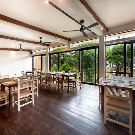 L'Osteria Luxe Beachfront B&B General Luna  Bagian luar foto