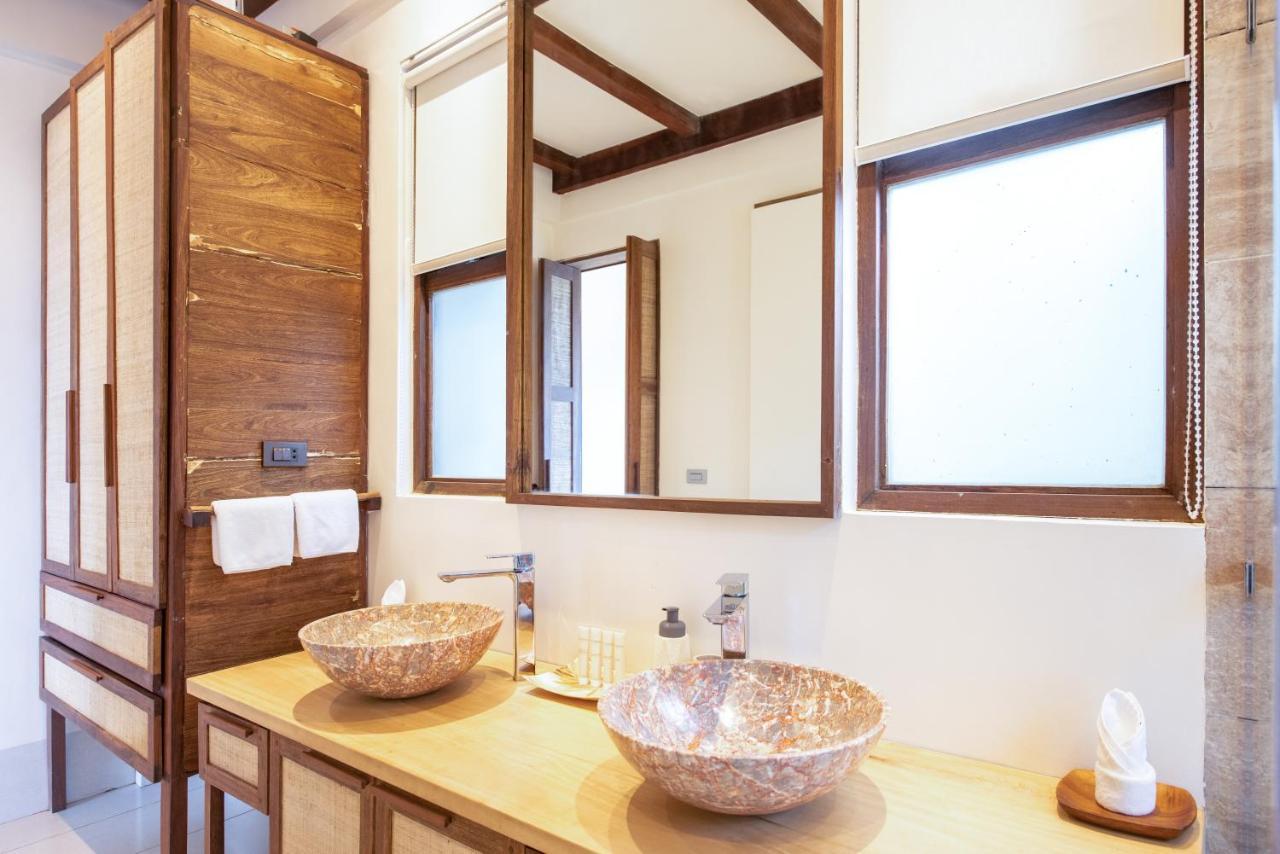 L'Osteria Luxe Beachfront B&B General Luna  Bagian luar foto