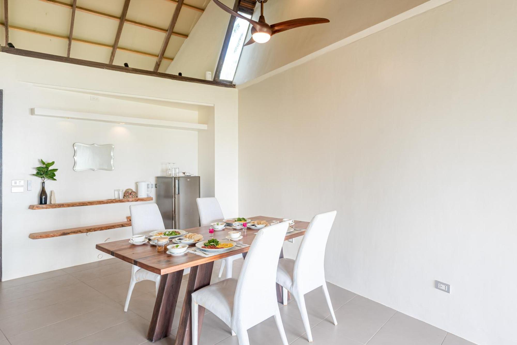 L'Osteria Luxe Beachfront B&B General Luna  Bagian luar foto