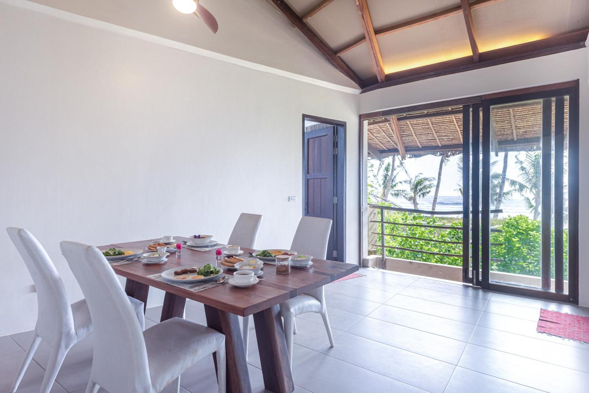 L'Osteria Luxe Beachfront B&B General Luna  Bagian luar foto