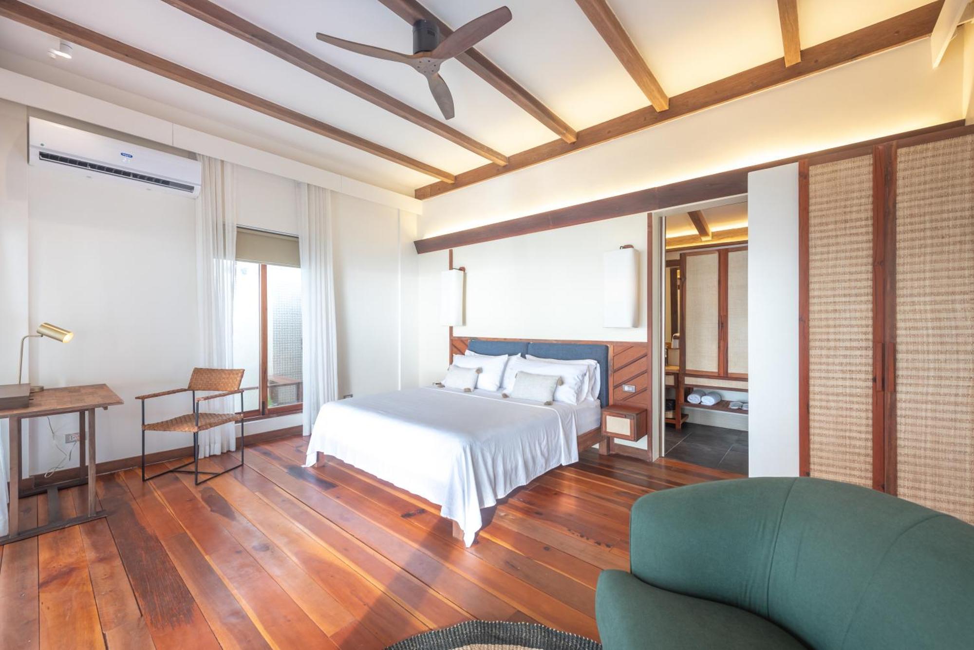 L'Osteria Luxe Beachfront B&B General Luna  Bagian luar foto
