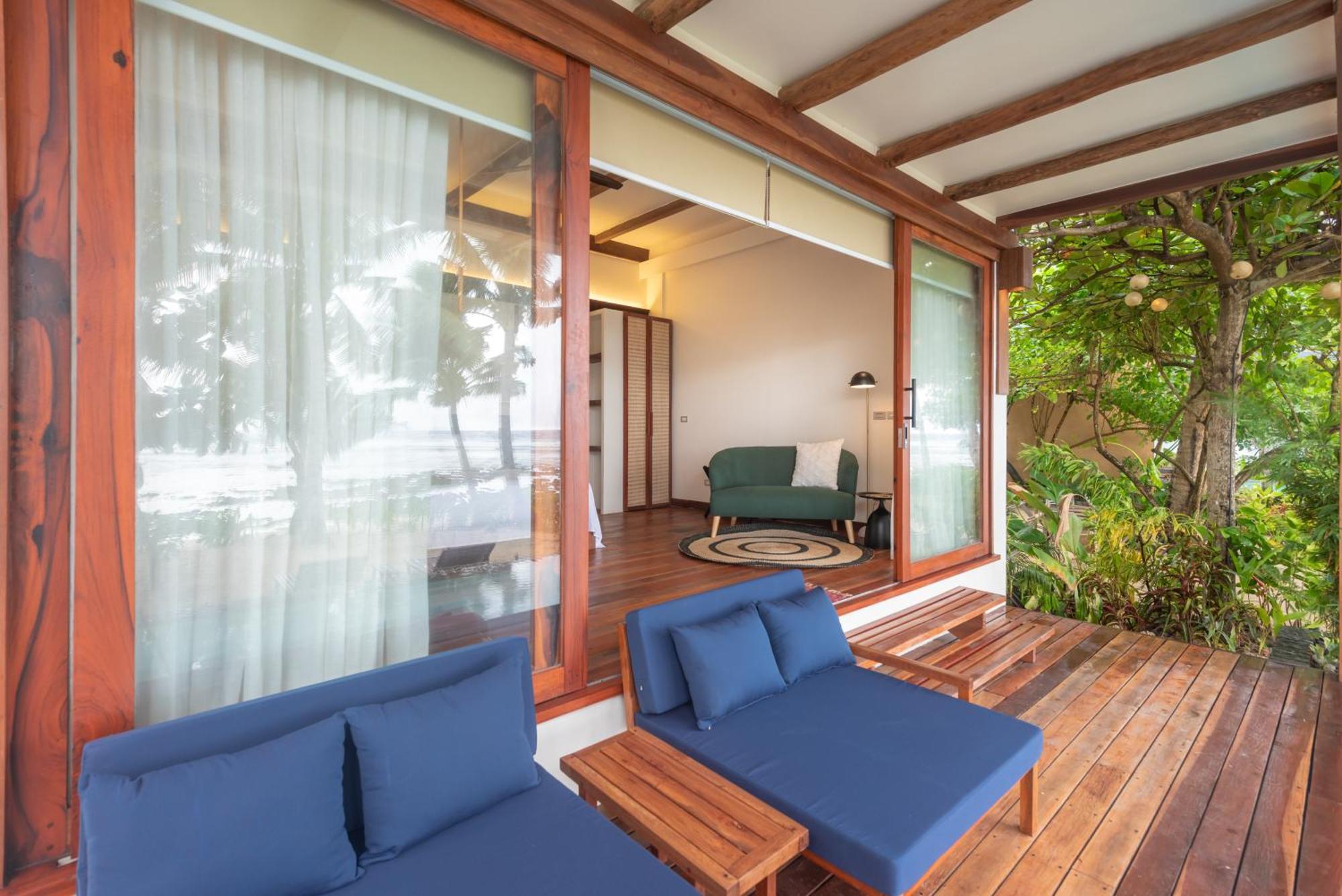 L'Osteria Luxe Beachfront B&B General Luna  Bagian luar foto